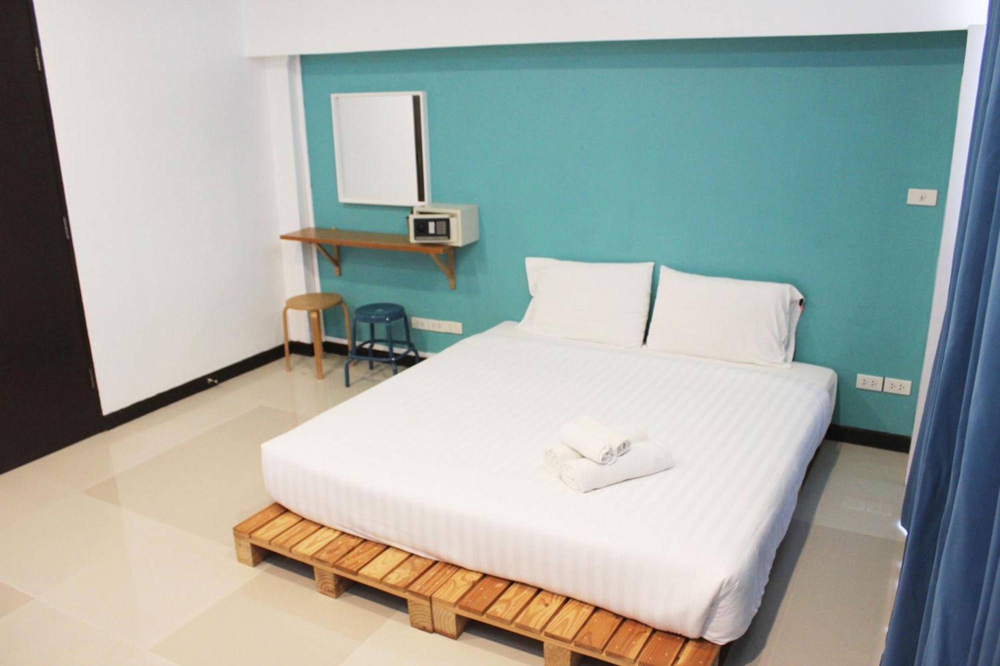 Kata Sea Host Hotel Karon Bagian luar foto