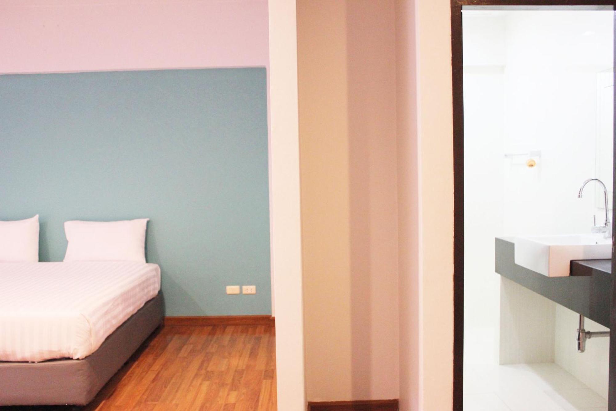 Kata Sea Host Hotel Karon Bagian luar foto