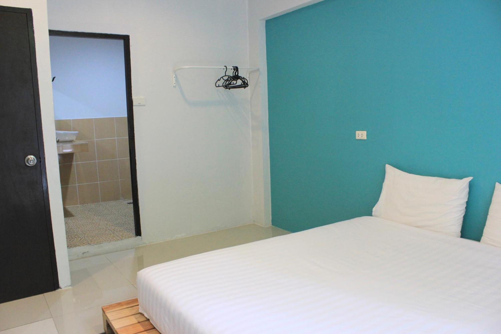 Kata Sea Host Hotel Karon Bagian luar foto